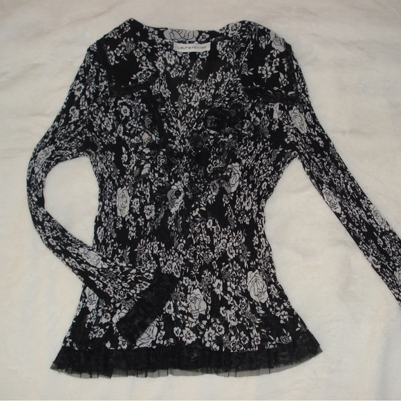 floral wrinkle/pleated fabric collared blouse - Picture 1 of 4